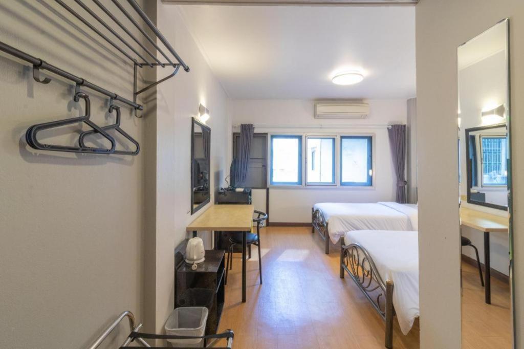 Intown Residence Бангкок Экстерьер фото